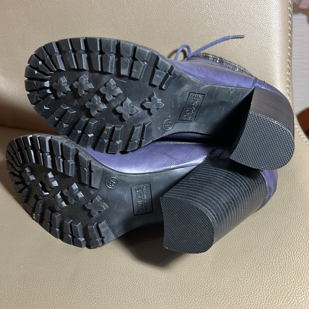 Never worn Dolce booties, Sz 6.5 - Picture 5 of 7